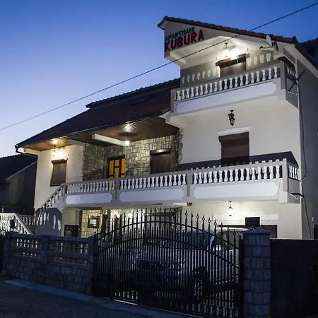 Private Kubura Casa de hóspedes Podgorica