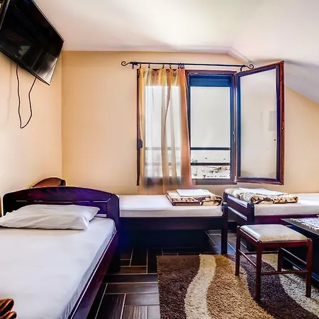 Casa de hóspedes Private Kubura 2*